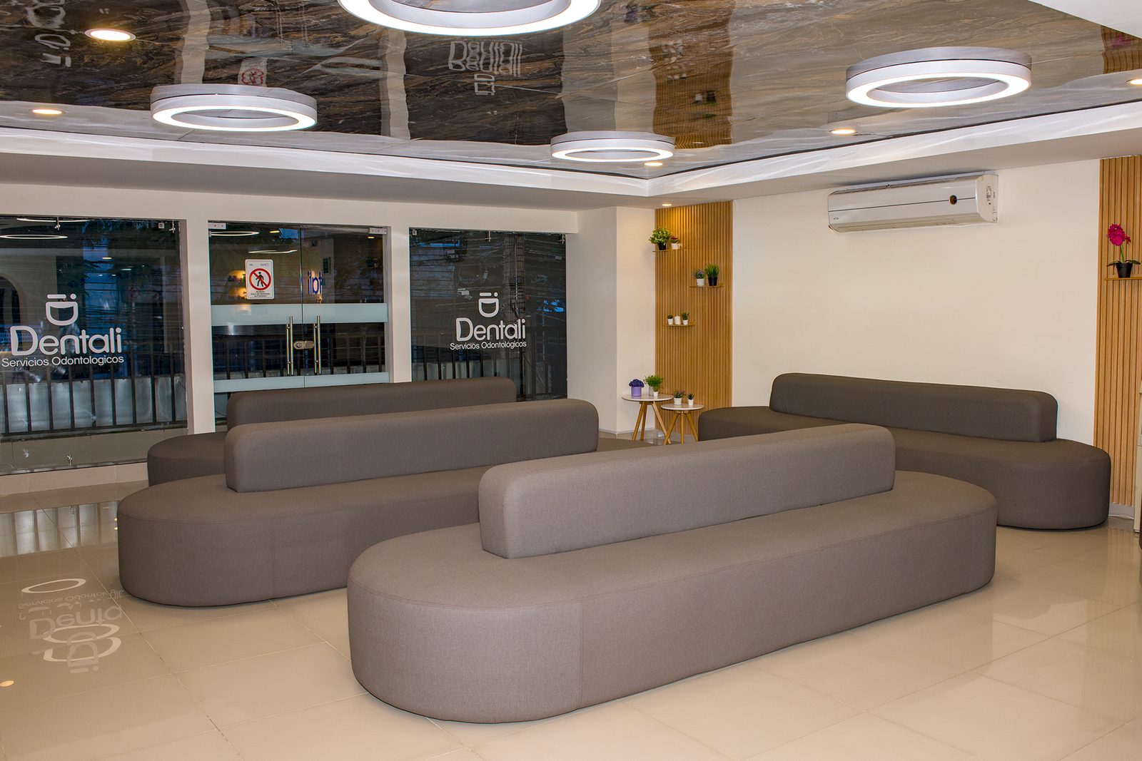 Sala de espera de una clínica Dentali